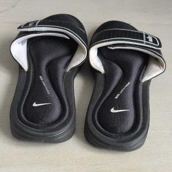 Nike Black and White Slide Sandals - Picture 3 of 4